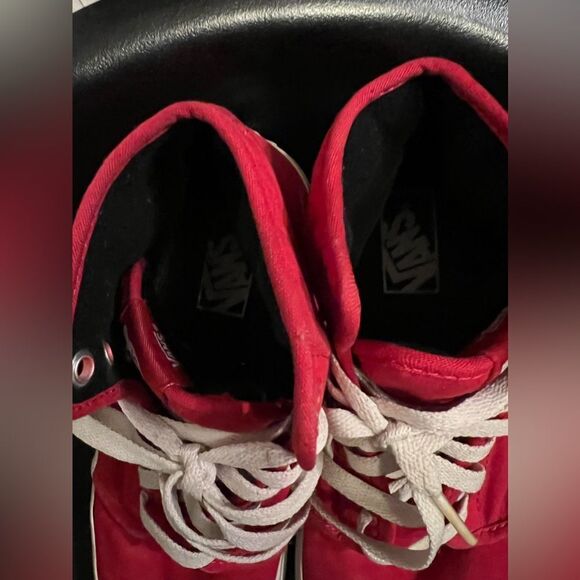 Vans Off the Wall Sneakers Men\'s Size 7 Red High Top Skateboard